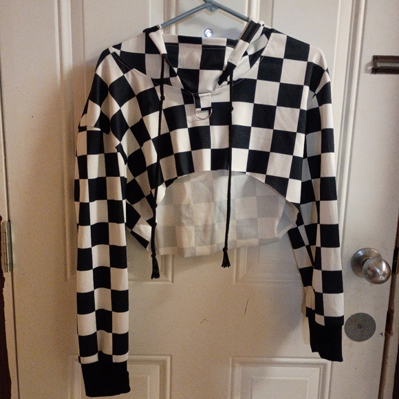 Source Unknown Tops - 2/$10 Checkered Black and White Cropped Hoodie Size Medium